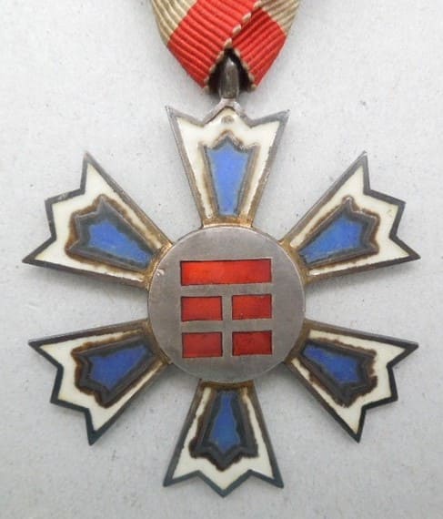 大韓帝国 勲七等八掛章.jpg 大韓帝国 勲七等八掛章.jpg