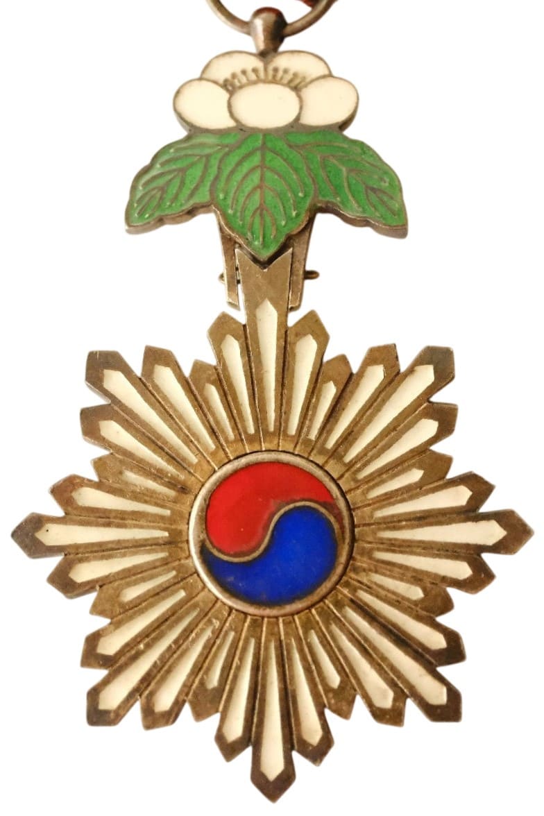 太極章 (태극장) 勲功四等.jpg