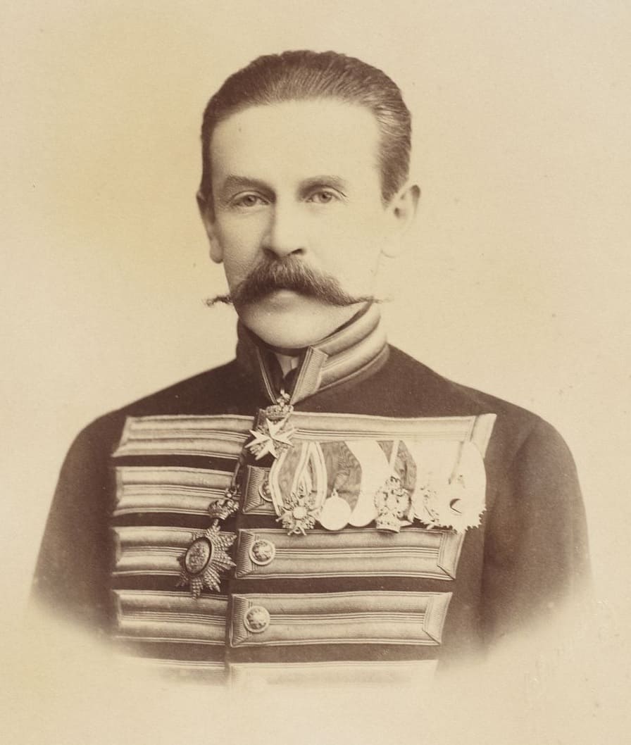 Камергер двора Его Императорского Величества с орденом Восходящего солнца.jpg