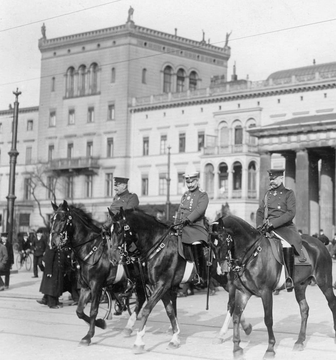 King of Prussia Wilhelm II on a ride in Berlin.jpg
