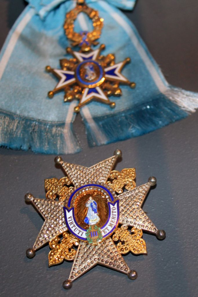 Knight Grand Cross with Collar of the Order of Charles III (awarded on September 11, 1985).jpg