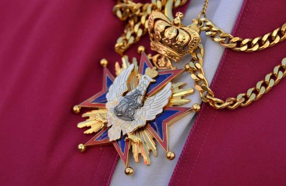 Krzyż kanonicki z orłem i św. Kazimierzem.jpg