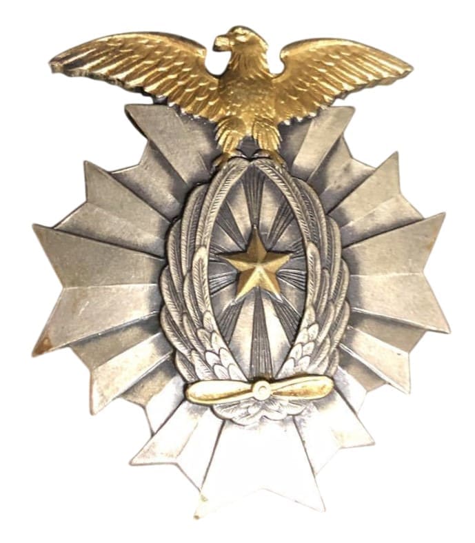 満州派遣 関東軍飛行隊 記念章 日本軍 鷲エンブレムの金属製バッジ 満州派遣 関東軍飛行隊 記念章 日本軍 鷲エンブレムの金属製バッジ 満州