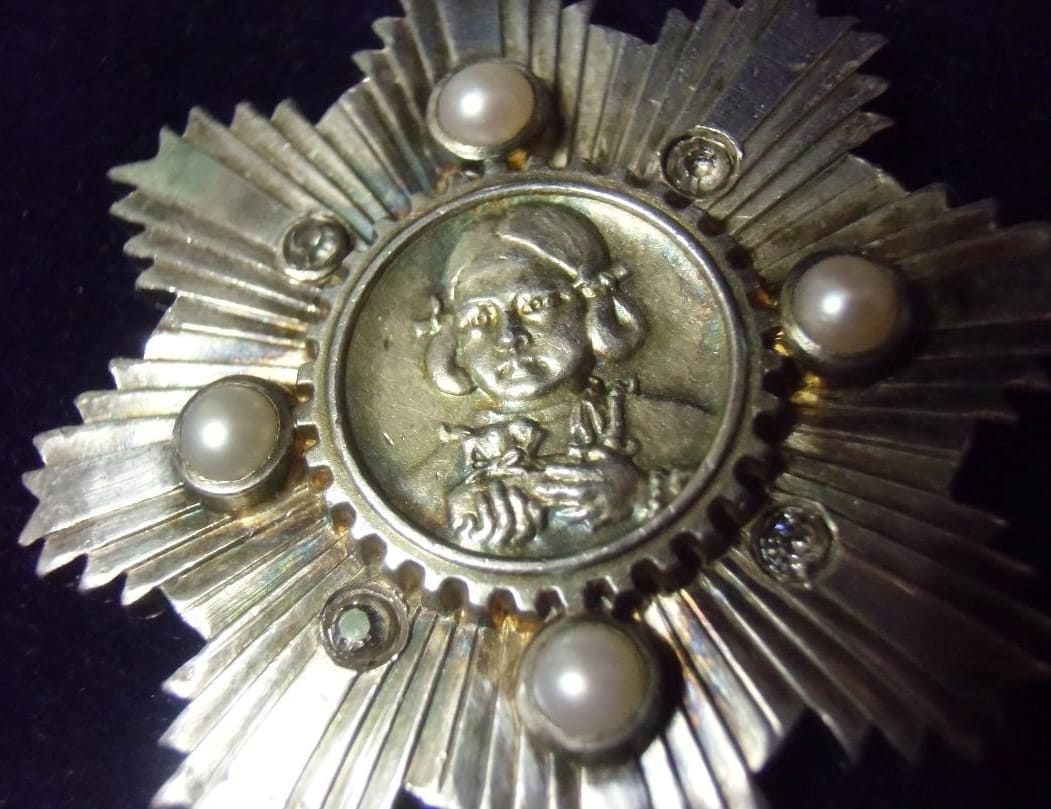 Labor  Badge  Brooch.jpg