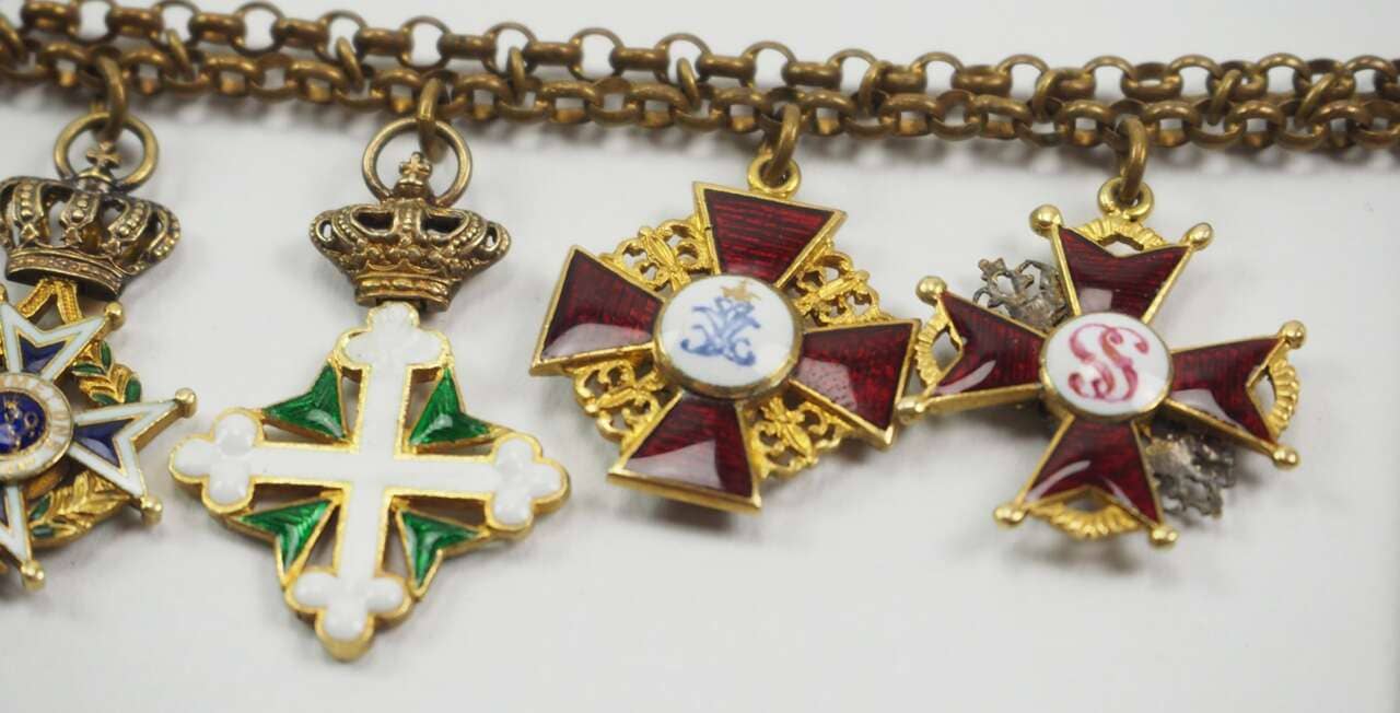 Large miniature  chain of the consular official and diplomat Paul Goetsch.jpg