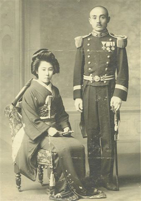 Lieutenant Arakawa and his wife, Kie. Circa 1923.jpg