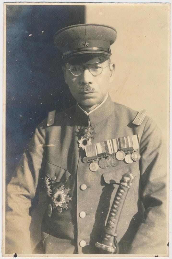 Lieutenant General with 3rd class Golden Kite Order.jpeg