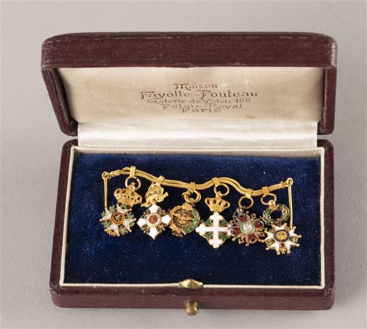 Maison Fayolle-Pouteau  awards miniatures.jpg