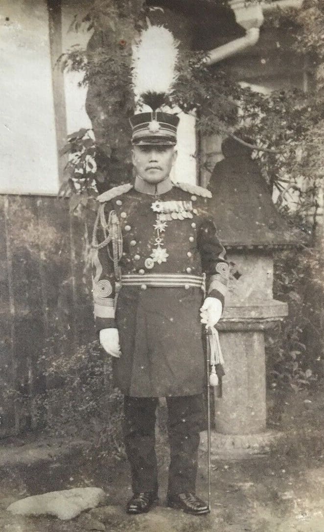 Major general with 3rd class Striped Tiger order photo.jpg