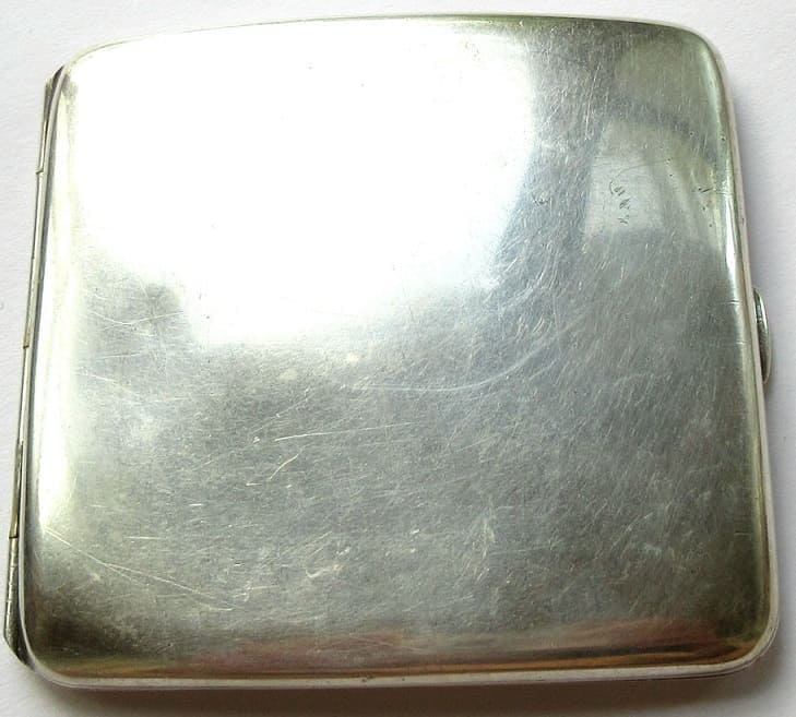Manchukuo Councilor's Visit to Japan  Commemorative Cigarette Case made by the Mori Yoko workshop.jpg