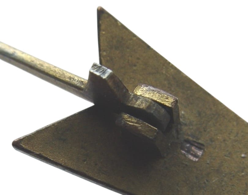 Manchukuo Military Merit Badge 大満州国 武功徽章.jpg