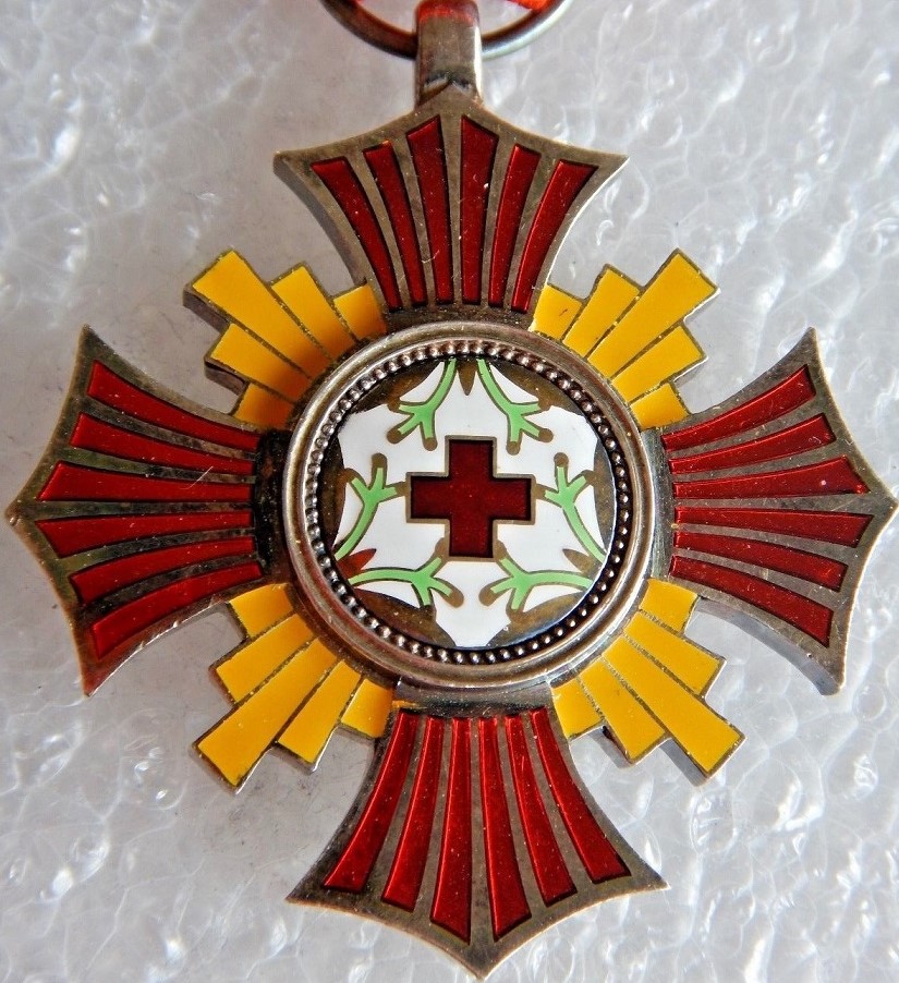 Manchukuo Red Cross Society Merit  Order 満州国赤十字社有功章.jpg