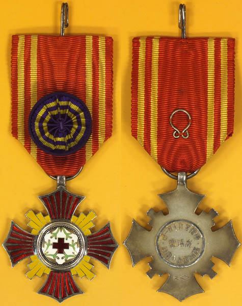 Manchukuo Red Cross Society  Merit Order 満州国赤十字社有功章.jpg