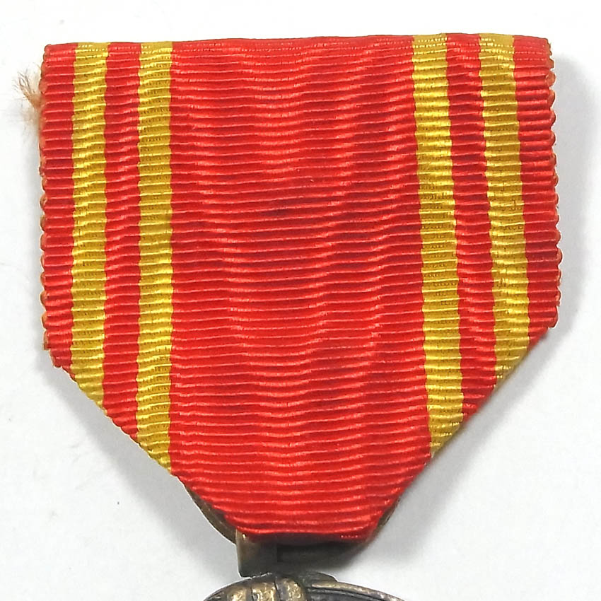 Manchukuo Red Cross Society  Regular  Supporter Member  Medal 満州国赤十字社正賛助員章.JPG