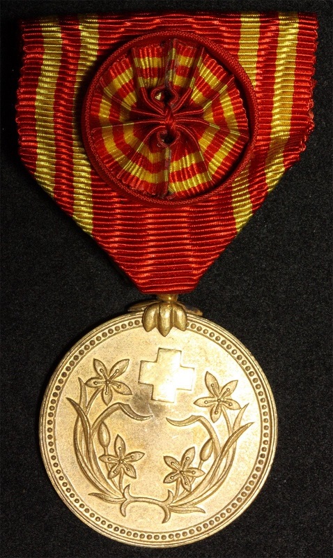 Manchukuo Red  Cross Society Special Supporter Member Medal.jpg