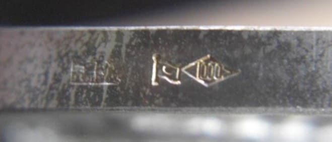 Greater East Asia War Commemorative Table Medal/大東亜戦争従軍記念
