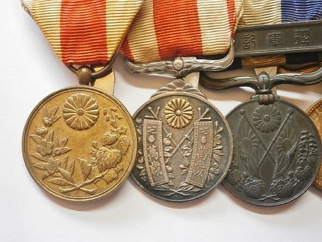 Medal bar with 1910  Korea Annexation Medal.jpg