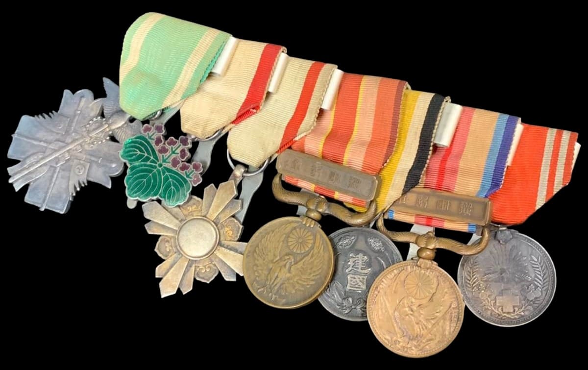 Medal bar with classical combination of awards.jpg