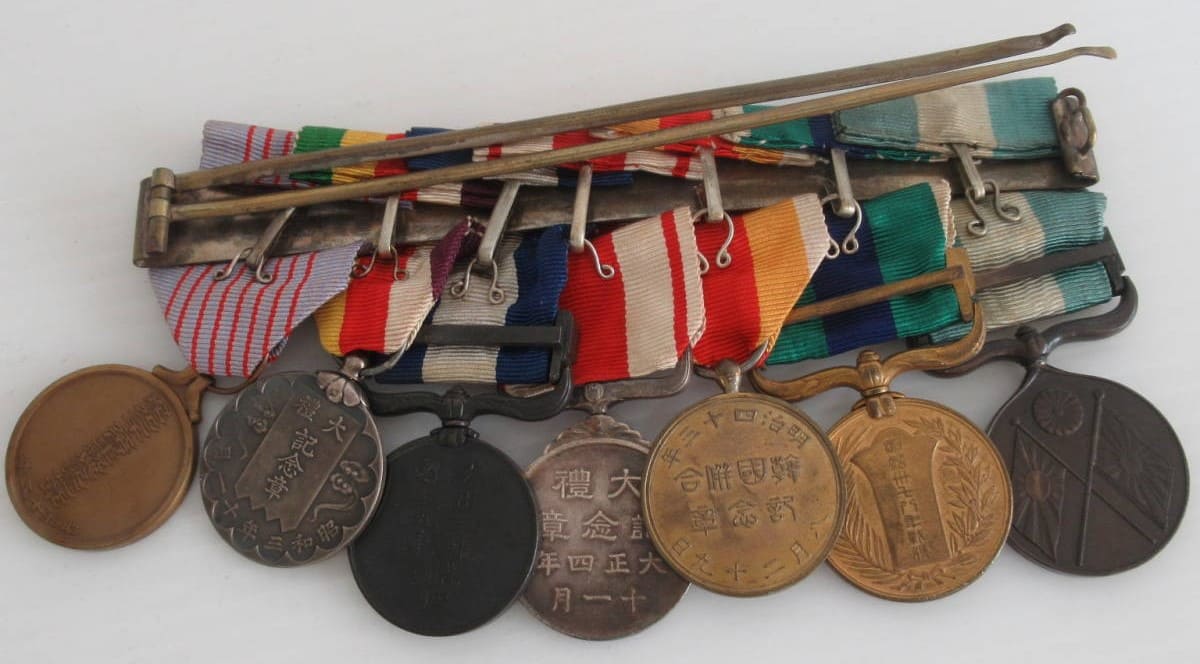 medal bar with Korea Annexation medal.jpg