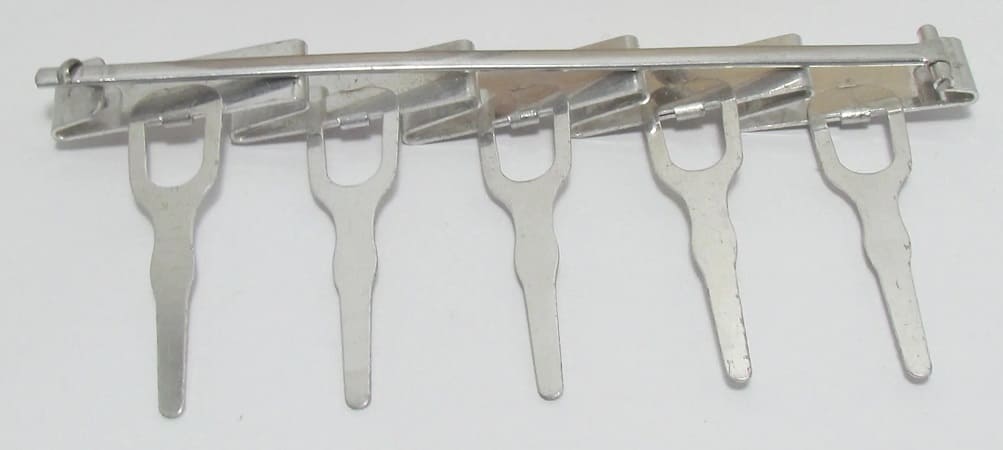 勲章釣金具 -  medal hanging fittings.jpg