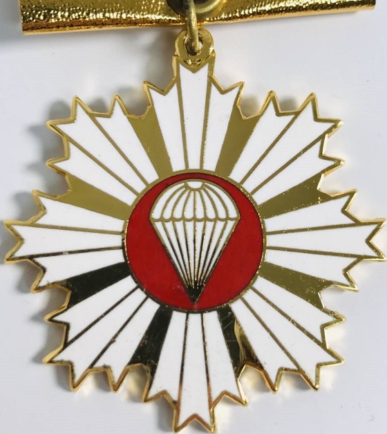 Medal   of All Japan Paratroopers Association 全日本空挺同志会章.jpg
