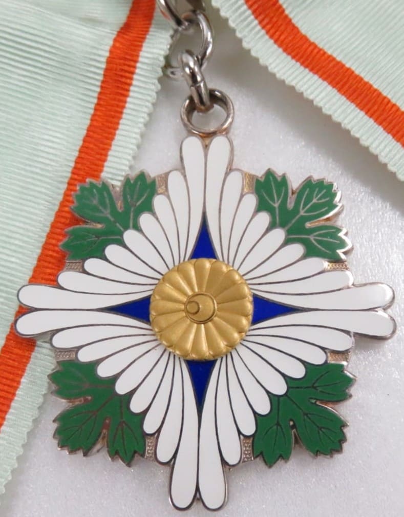 Meiji Jingu Reverence Society Special Merit Badge.jpg