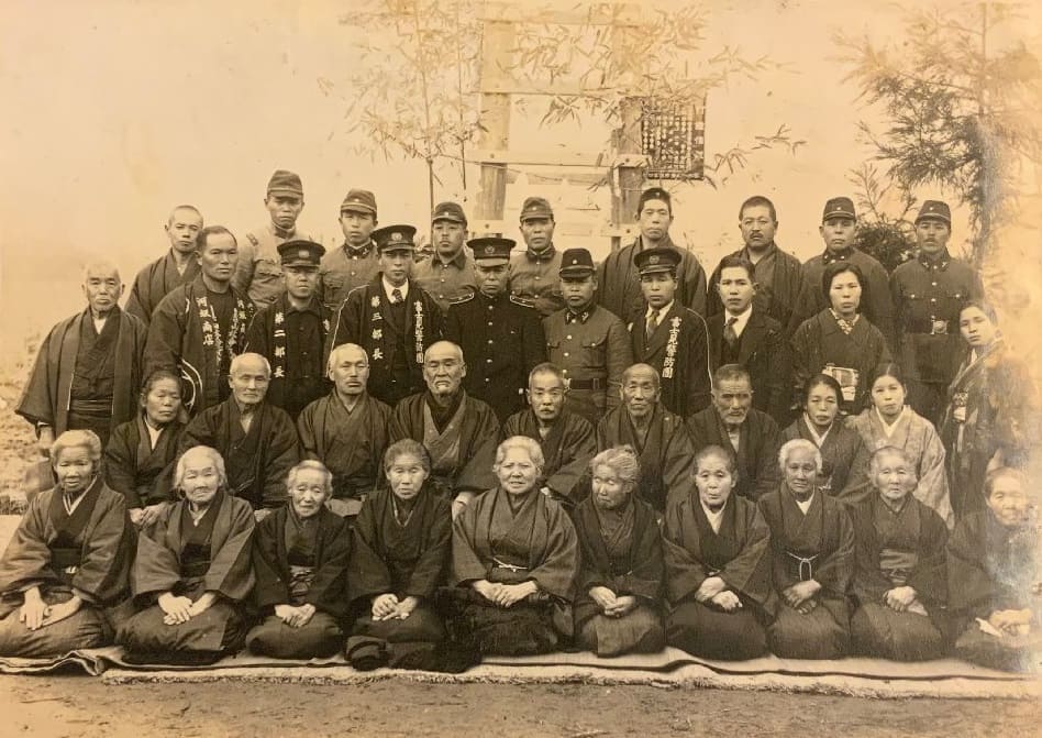 Members and supporters of Fujimi Keibodan.jpg