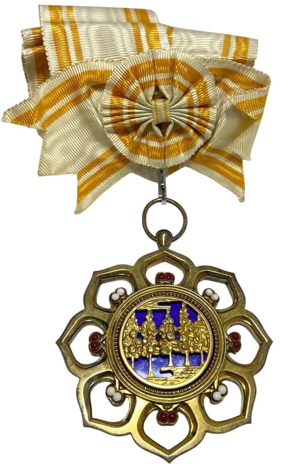 Mie Prefecture Merit Badge 52 三重県民功労章.jpg