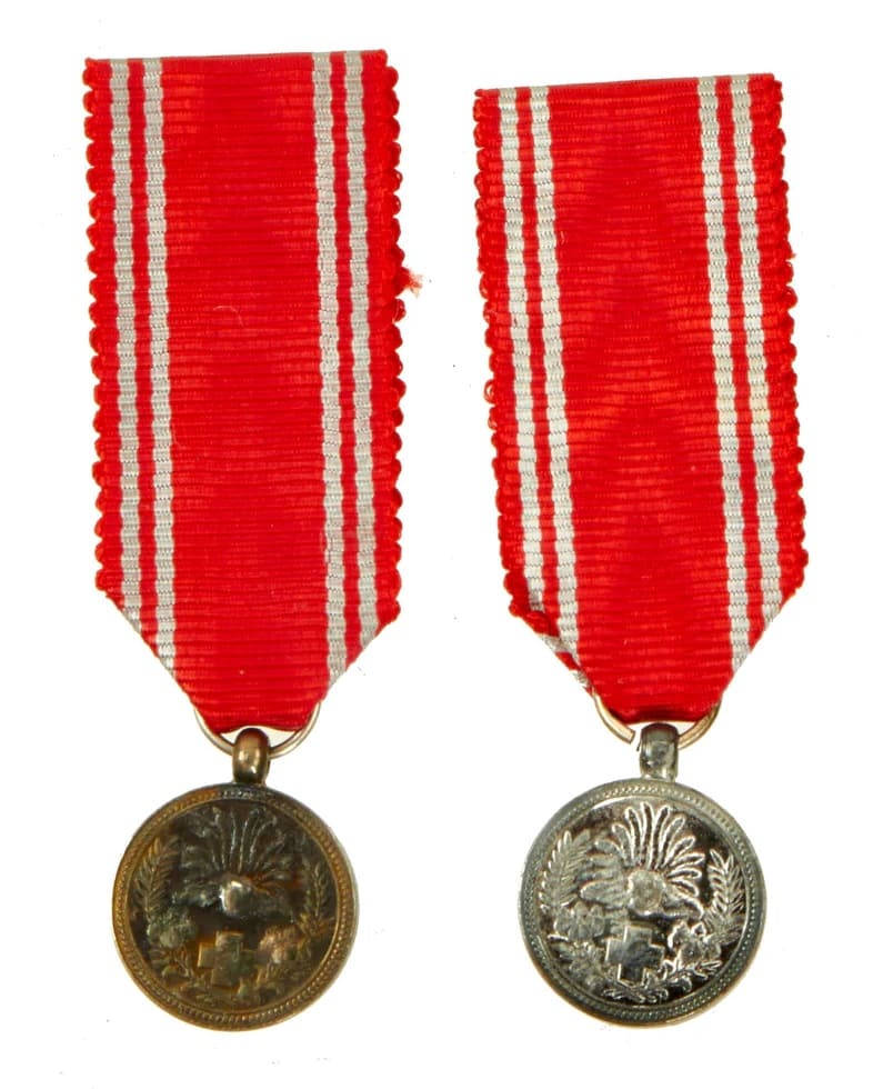 Miniature of Japanese Red Cross Society Medal.jpg