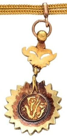 Miniature of the Crown of Thailand order of 1st type.jpg