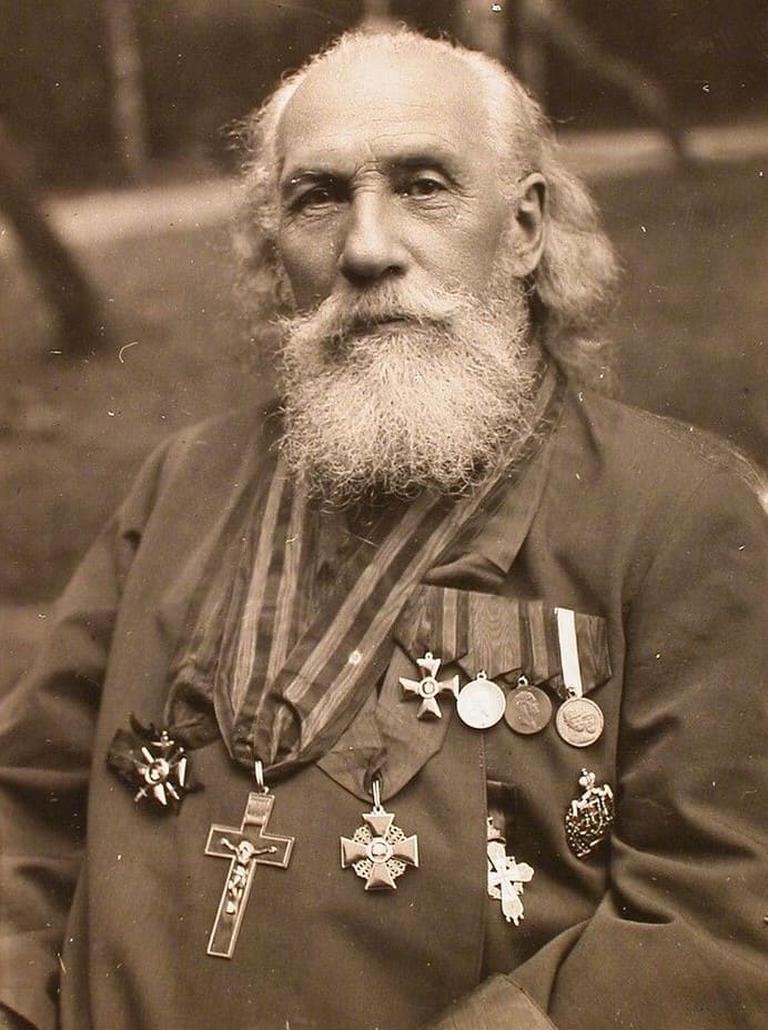 Настоятель походной церкви штаба XII армии протоиерей отец К. Максимович. Ковель. 1915.jpg