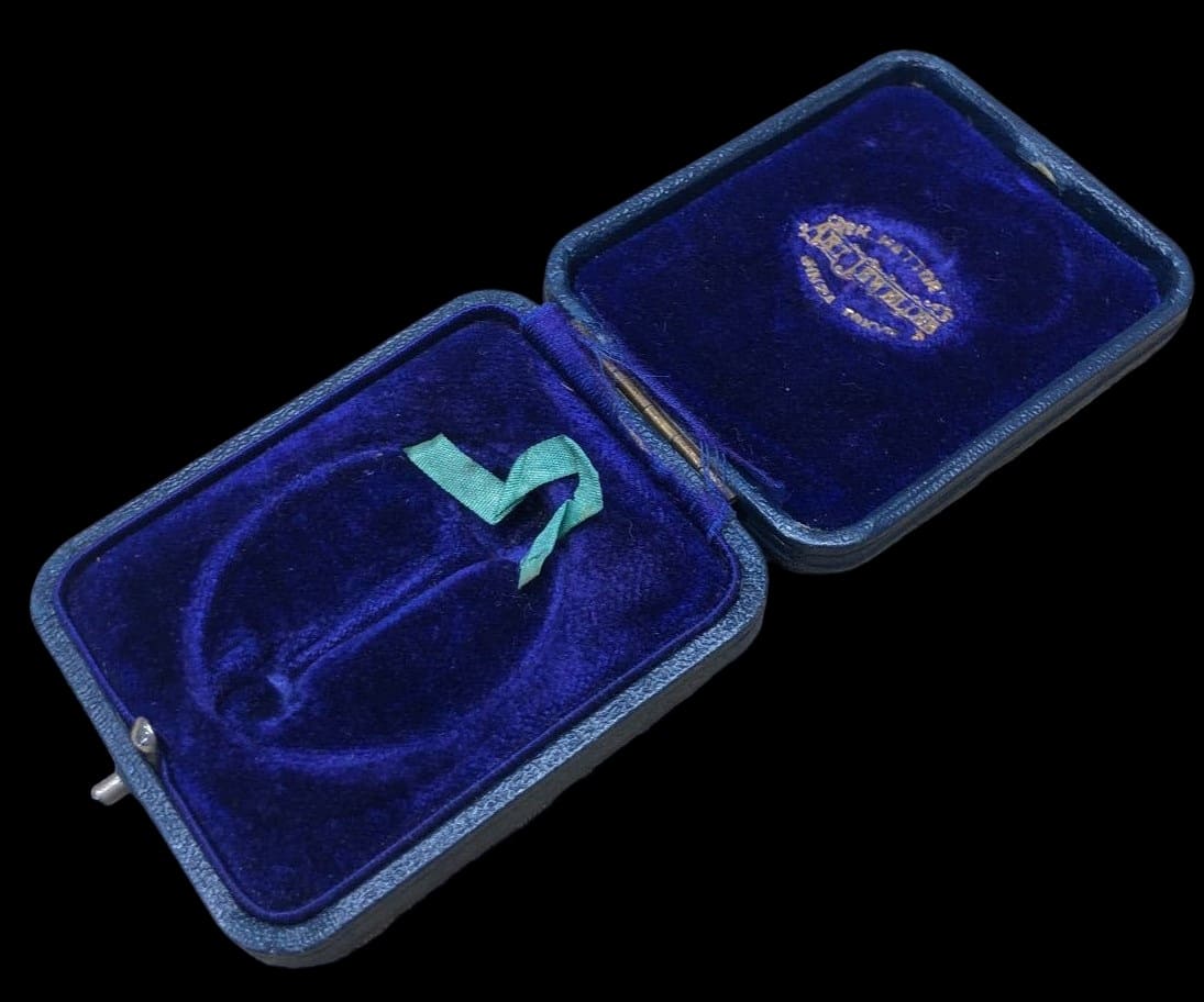 Naval Academy Graduation Badge made_ by Hattori.jpg