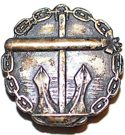 Niitaka Confectionery Torpedo Badge.jpg