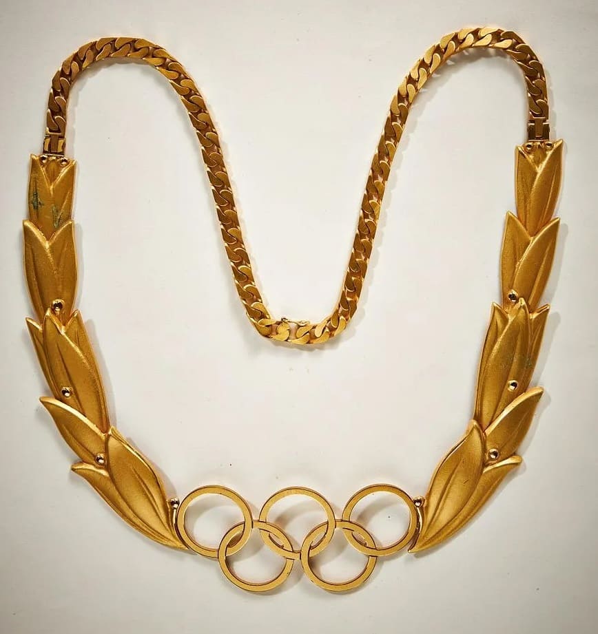 Olympic Order in Gold awarded in 1985 to Erich Honecker.jpg