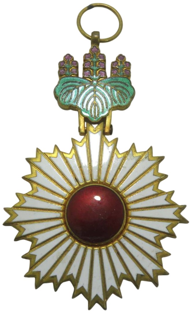 One-sided replica of 1st class Rising Sun order.jpg