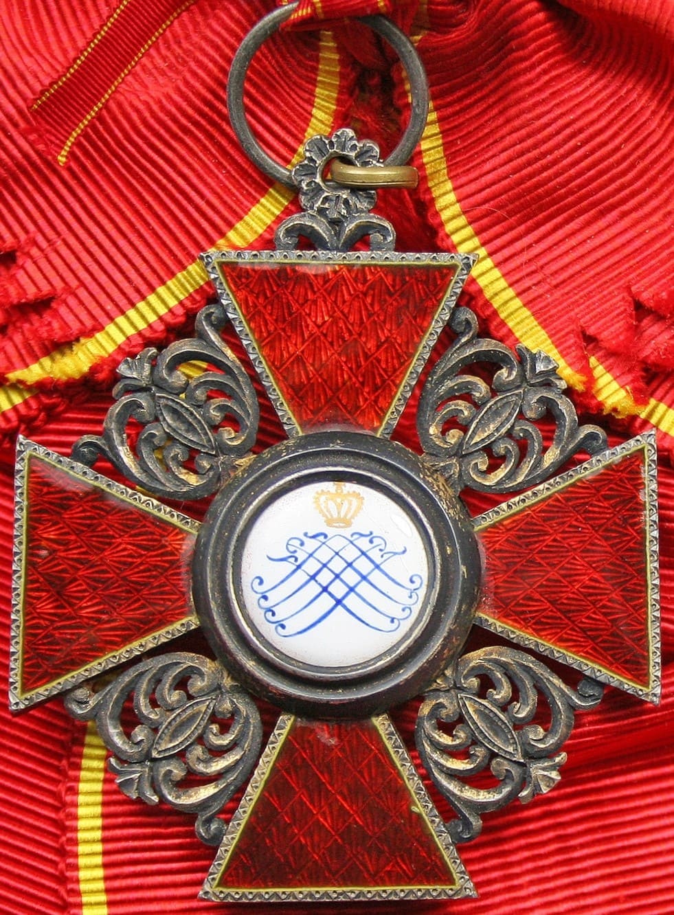 Орден Святой Анны 1-й  степени Halley.jpg