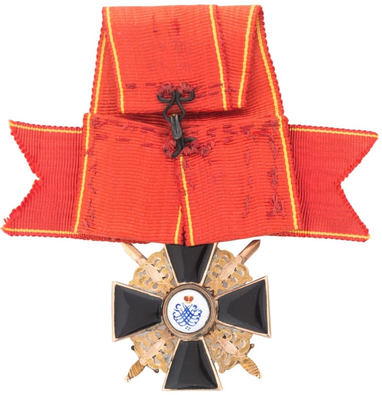 Орден Святой Анны 3-й степени чёрной эмали.jpg