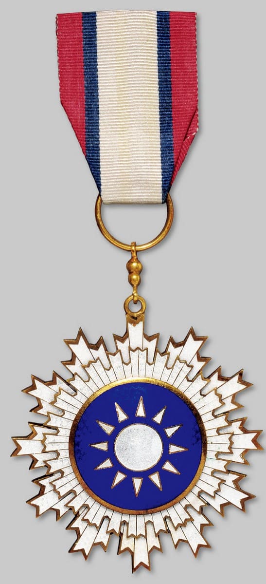 Order of Blue Sky and White Sun No. 409.jpg