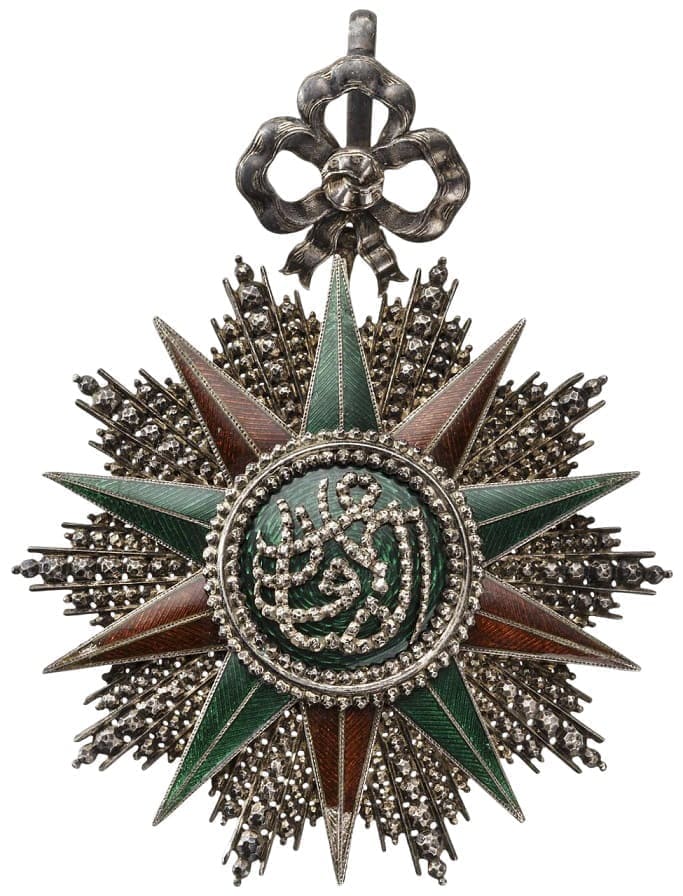 Order of Nichan Iftikhar made by Gustav Adolf Scharfenberg.jpg