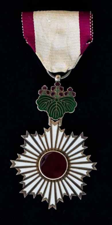 Order of Rising Sun from the Collection of Iolani Palace.jpg