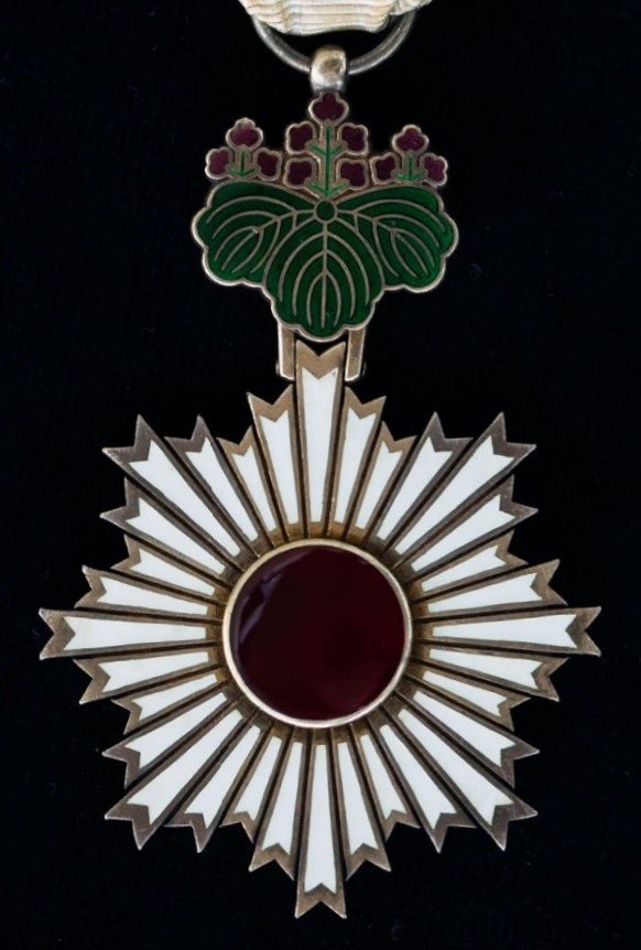 Order of Rising Sun from the  Collection of Iolani Palace.jpg