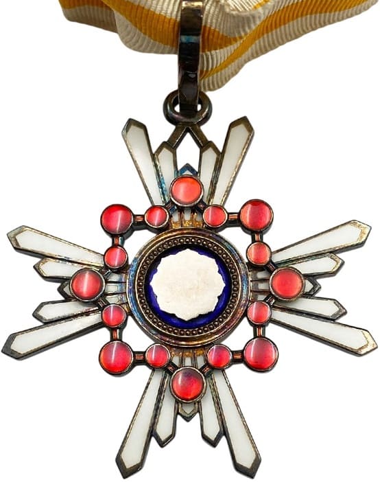 Order of Sacred Treasure 3rd class with mark М.jpg