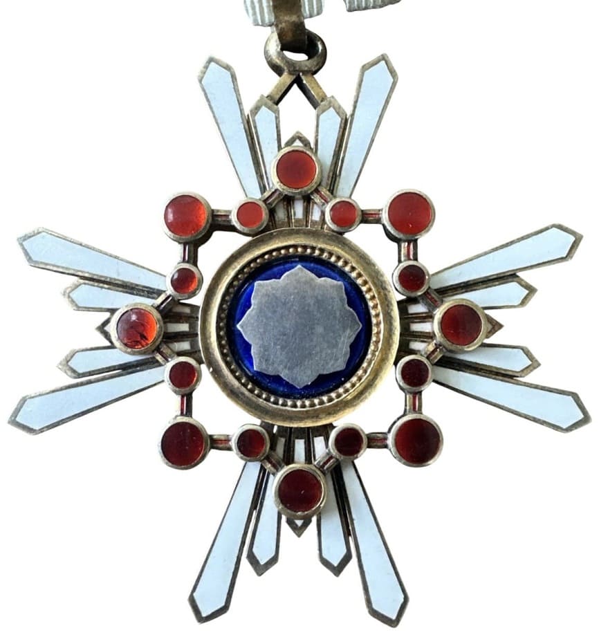 Order of Sacred Treasure 3rd class with mark ナ.jpg