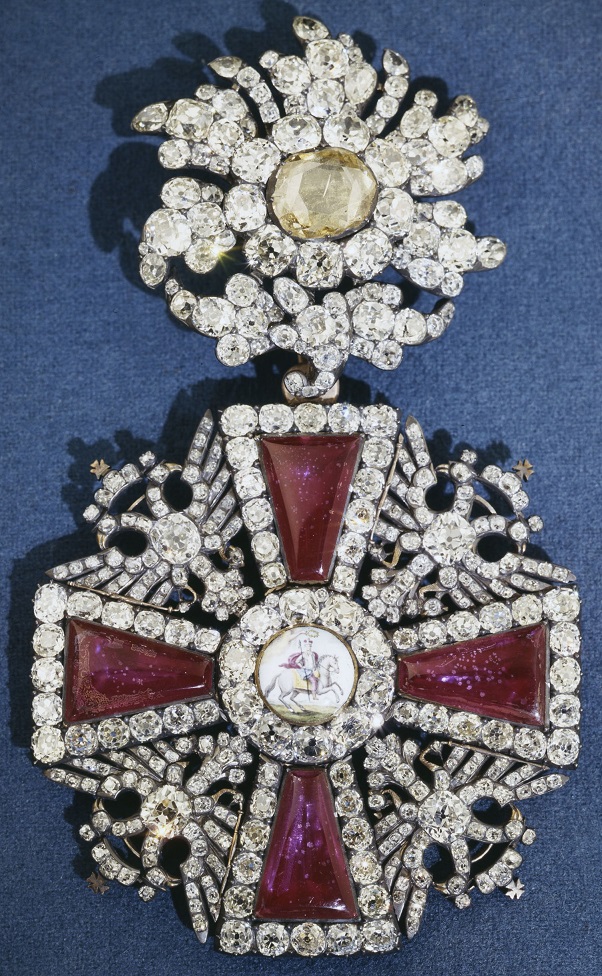 Order of St. Alexander Nevsky with diamonds from the collection of Russian Diamond Fund ..jpg