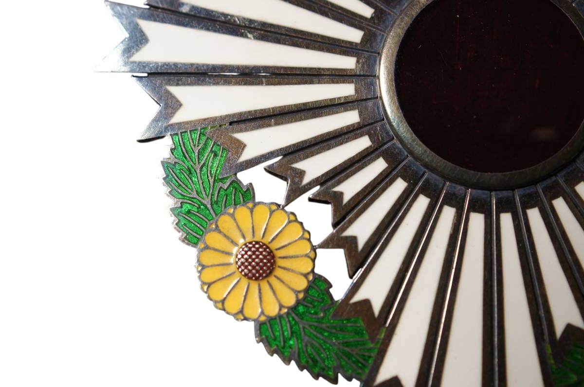 Order of the Chrysanthemum from Meiji Taisho epoch.jpg