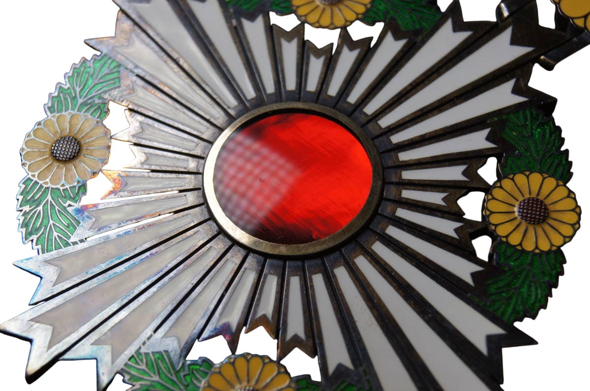 Order of the Chrysanthemum from  Meiji Taisho epoch.jpg
