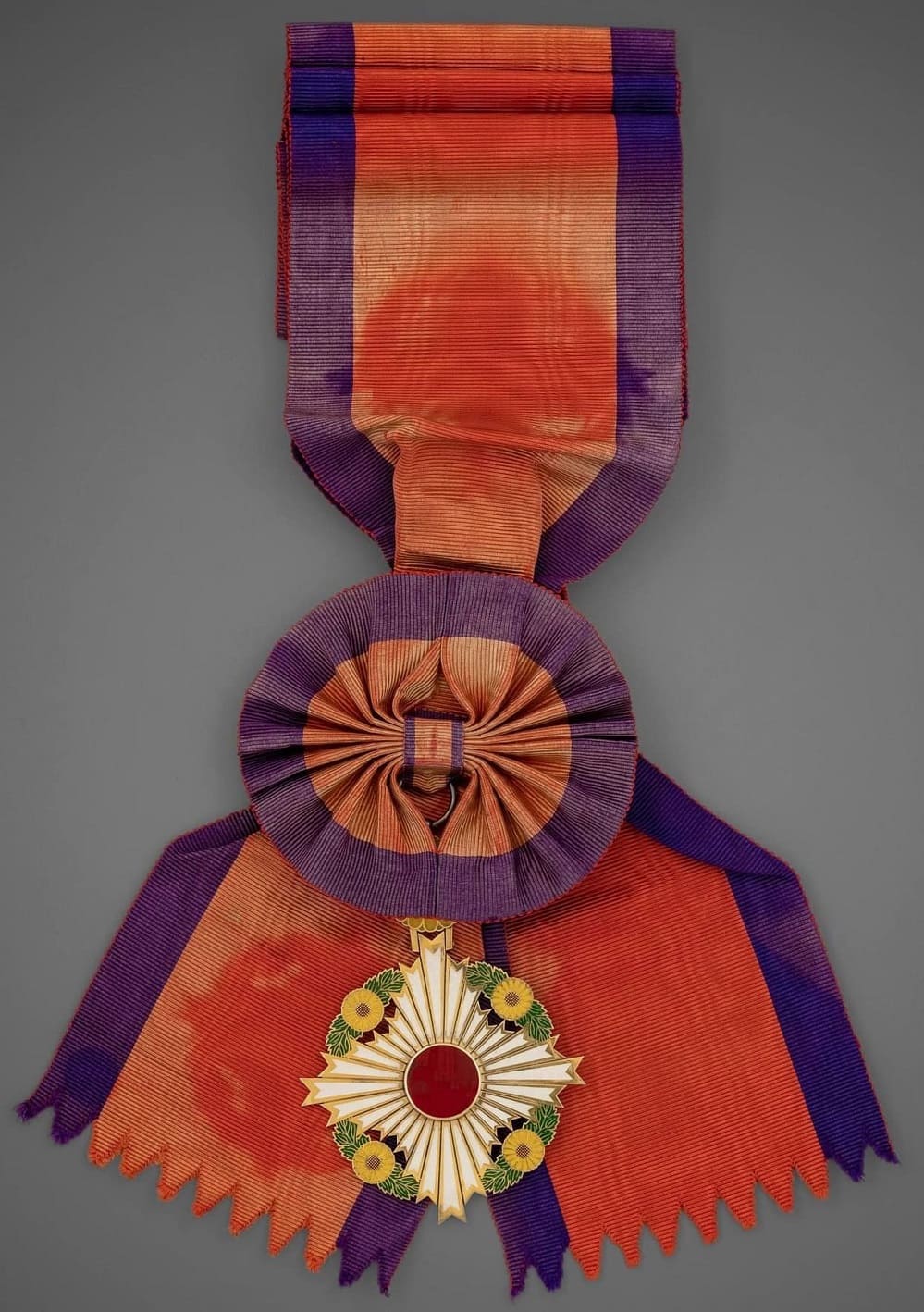 Order of the Chrysanthemum from the collection of Musée de la Légion d'honneur.jpg