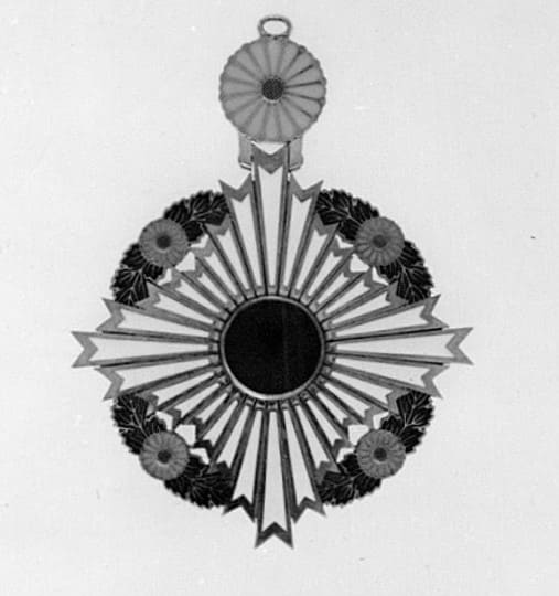 Order of the Chrysanthemum of King Gustaf V.jpeg