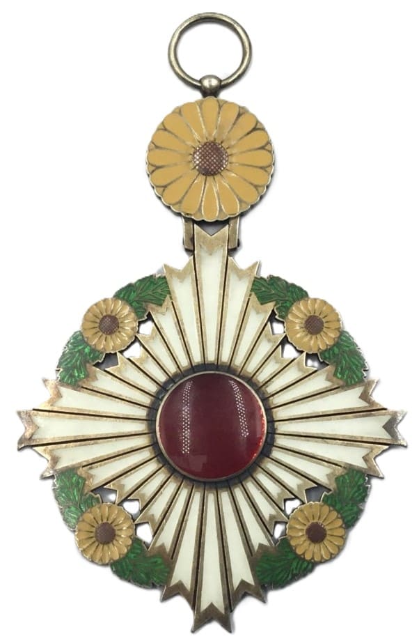 Order of the Chrysanthemum of the King of Portugal, Manuel II.jpg