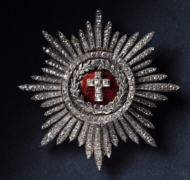 Order of the Elephant Diamond Breast Star and Badge of Margrethe II of Denmark.jpg